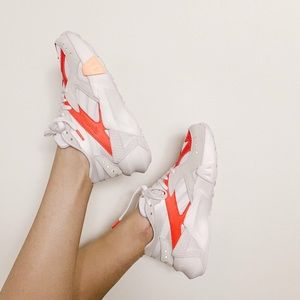 unisex gigi hadid reebok shoes. BRAND NEW